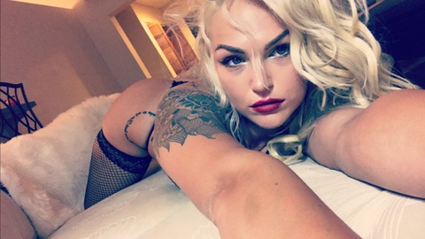 OnlyFans header picture gun_mamii