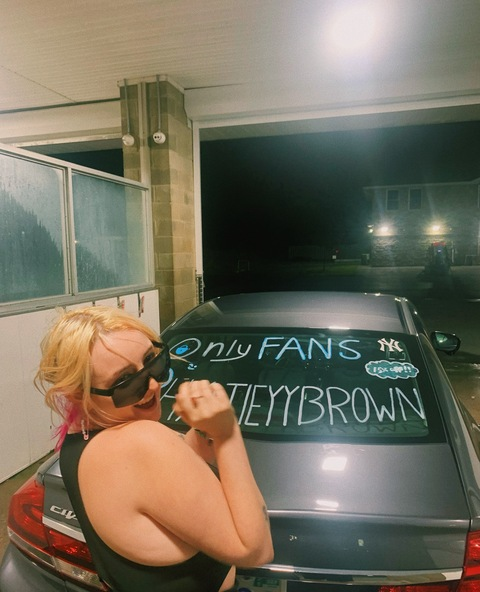 Gambar header OnlyFans haileyybrown