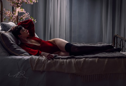 OnlyFans header picture harliantihero