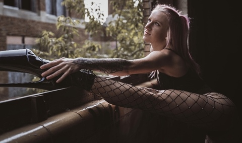 OnlyFans header picture hcarne07