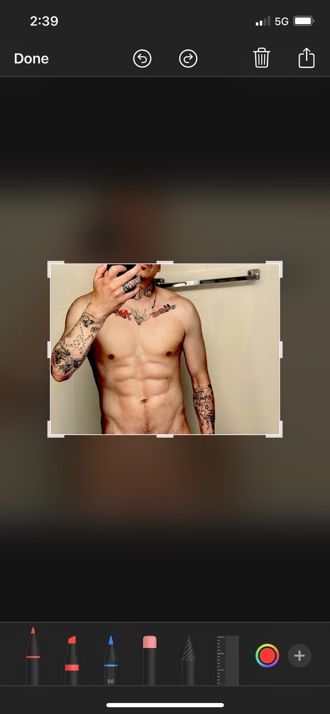 ओन्लीफैंस हैडर चित्र herehoe