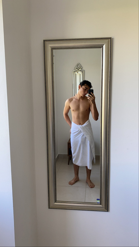 OnlyFans header picture heysoyluaa