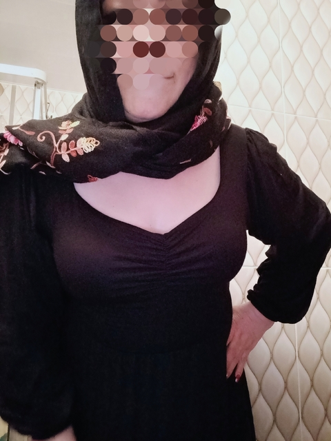 Снимка за заглавие на OnlyFans hijabwomen