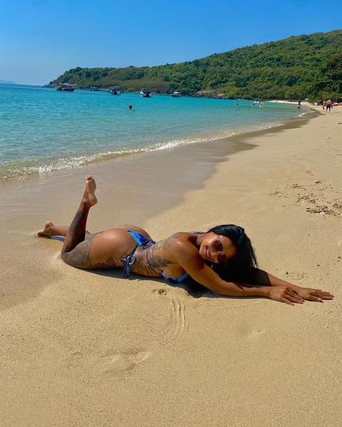 OnlyFansヘッダー画像hola_vix