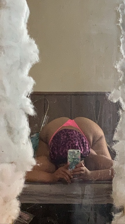 ओन्लीफैंस हैडर चित्र ilookgoodbaby