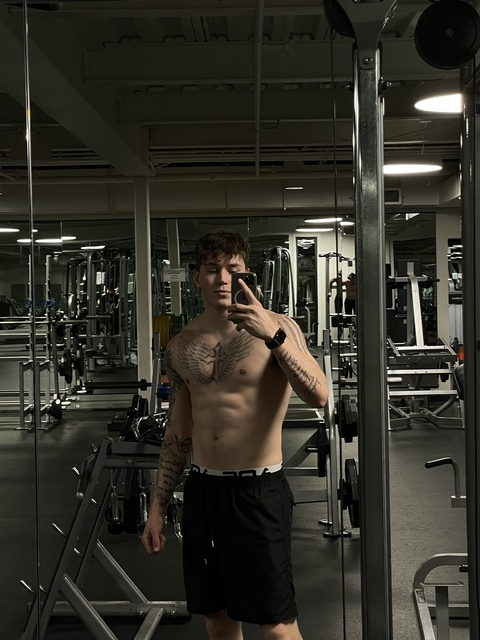 OnlyFans header picture imeythanhervey