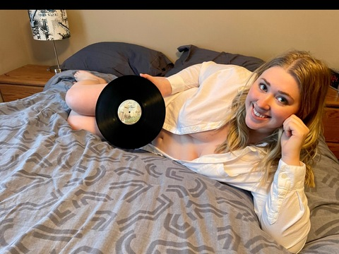 ओन्लीफैंस हैडर चित्र immrsbrightside