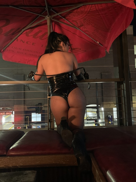 iszyyy님의 OnlyFans 헤더 사진