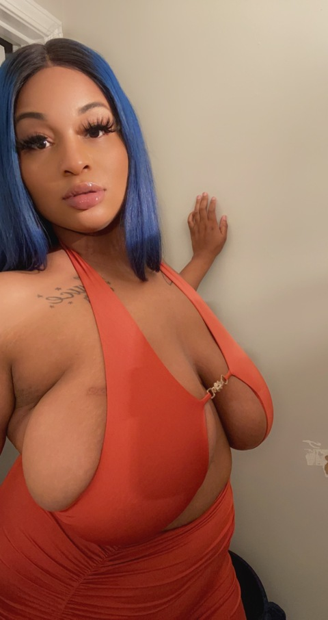 ओन्लीफैंस हैडर चित्र itsnayhoee1