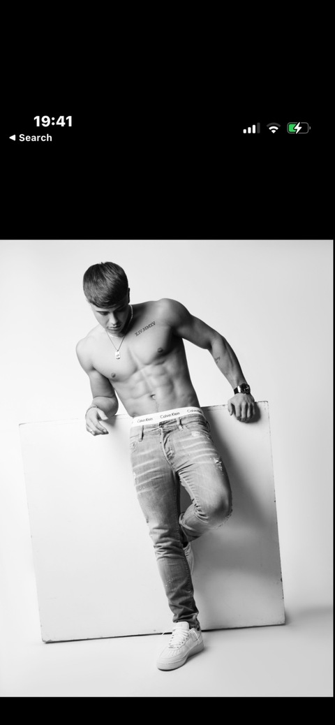 ओन्लीफैंस हैडर चित्र jacksonntm