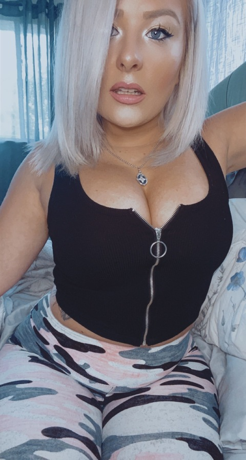 Header afbeelding van OnlyFans jamidoll01