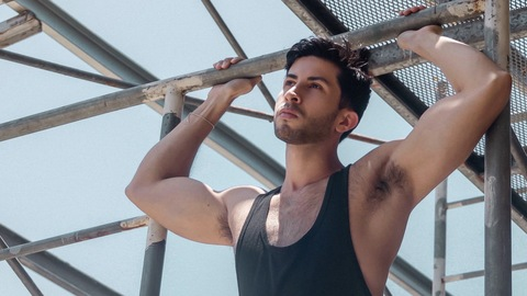 ओन्लीफैंस हैडर चित्र joelinblue