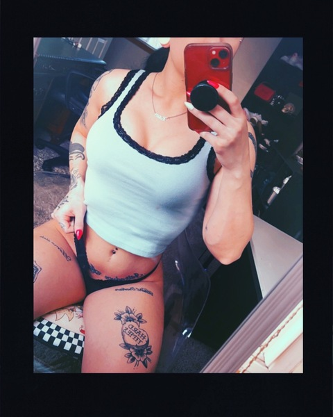 OnlyFans header picture juliaallthetime