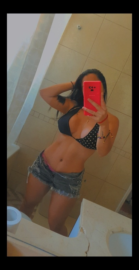 ओन्लीफैंस हैडर चित्र juliana35