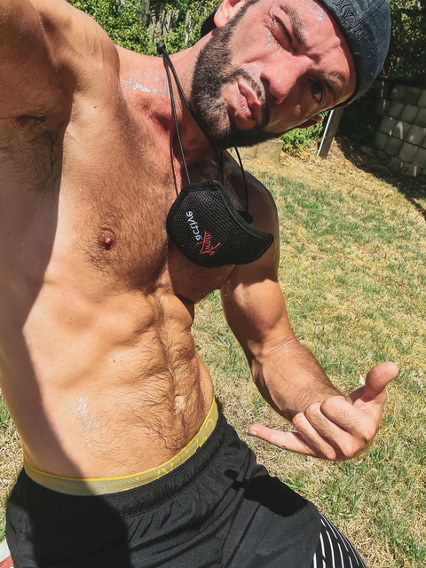 Imagen de encabezado de OnlyFans julienbertr