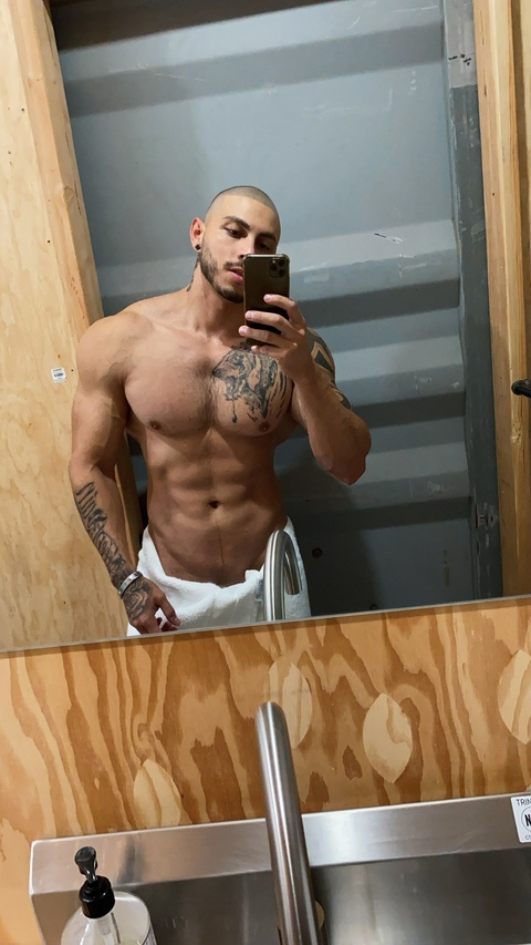 Imagem do cabeçalho do OnlyFans de julioceasarr