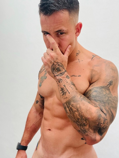 OnlyFansヘッダー画像justonee