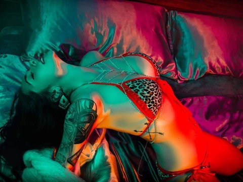 OnlyFans header picture kacikennedy