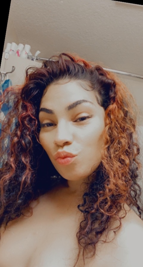 OnlyFans header picture kashdiana