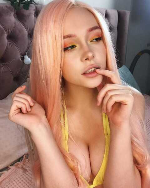 OnlyFans header picture katekuray