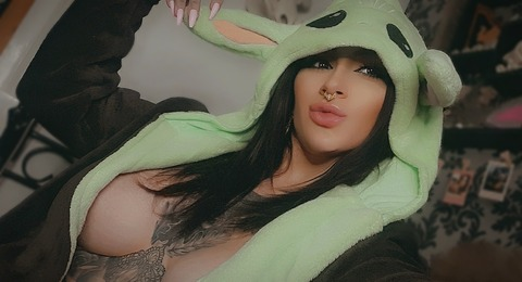 OnlyFans header picture kayleighgibby