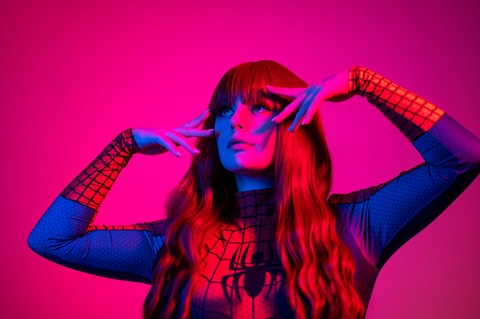 ओन्लीफैंस हैडर चित्र kindlyfruitbat