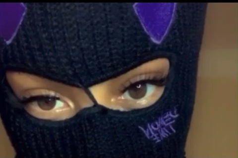 OnlyFans header picture kingreyna