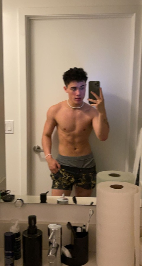 OnlyFans header picture kiritoh