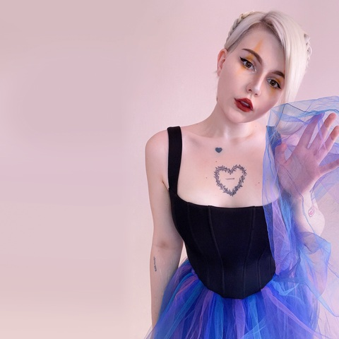 ओन्लीफैंस हैडर चित्र kkhrisya