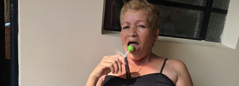 ओन्लीफैंस हैडर चित्र laabuelaa