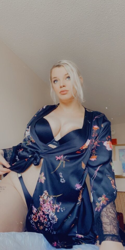 OnlyFans header picture laceybabe97