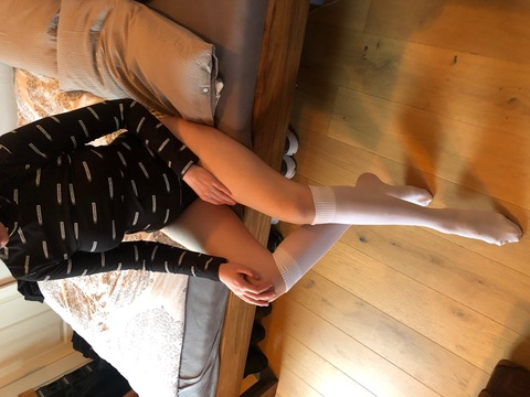 OnlyFansヘッダー画像leonietights