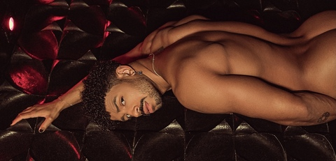 Gambar header OnlyFans lipescorpion