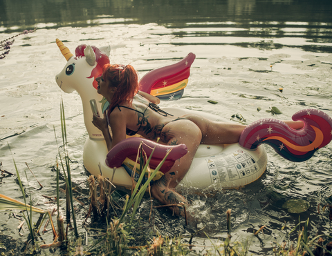 ओन्लीफैंस हैडर चित्र lollimonkey_free