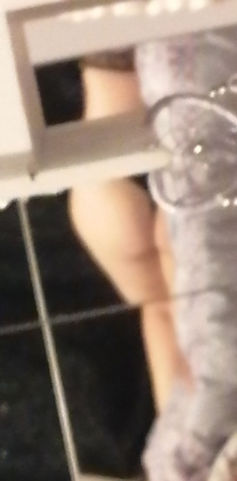 ओन्लीफैंस हैडर चित्र lucymayz