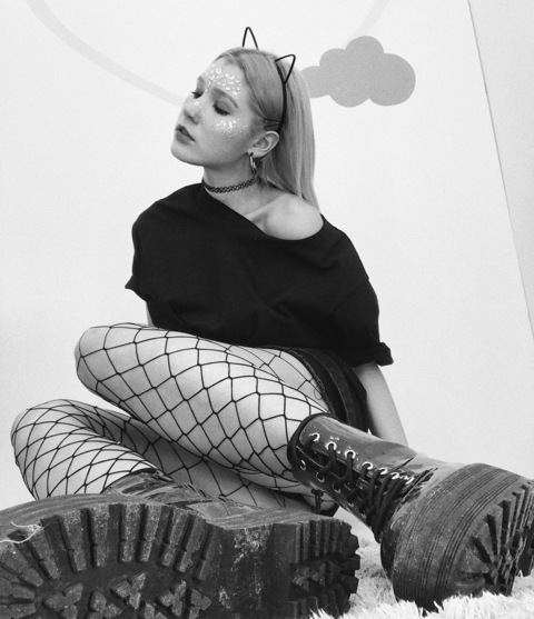 OnlyFans header picture mabel8bit