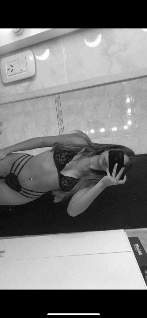 Imagem do cabeçalho do OnlyFans de maguio