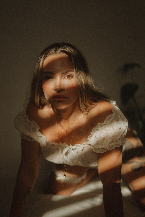 ओन्लीफैंस हैडर चित्र mari_angela