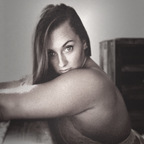 OnlyFansのプロフィール写真 markienextdoor