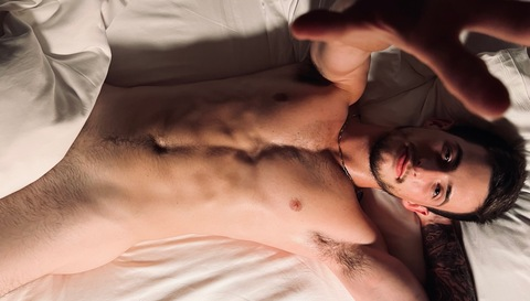 ओन्लीफैंस हैडर चित्र maxpriceofficial