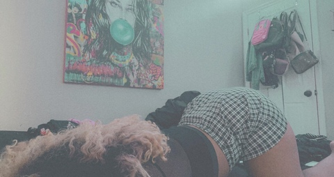 ओन्लीफैंस हैडर चित्र merika_h