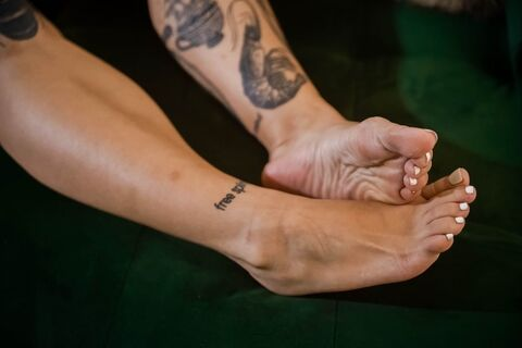 OnlyFans header picture miafeetsies