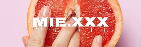 Gambar header OnlyFans miekoio