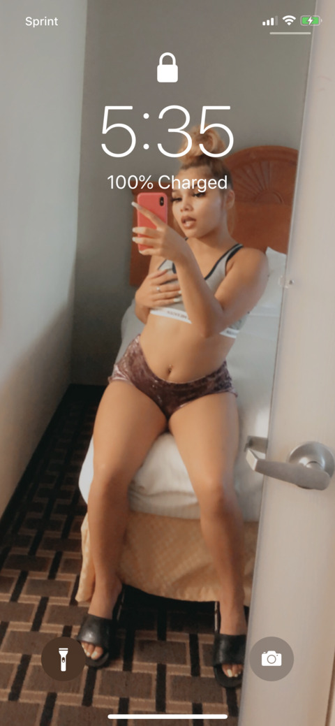 Imagen de encabezado de OnlyFans moneyylenna