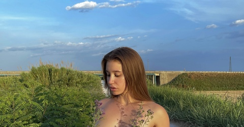 moonchild_777님의 OnlyFans 헤더 사진