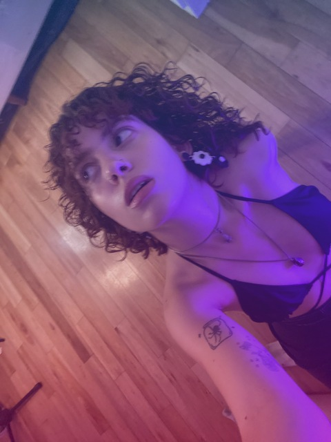 OnlyFans header picture morabouvier