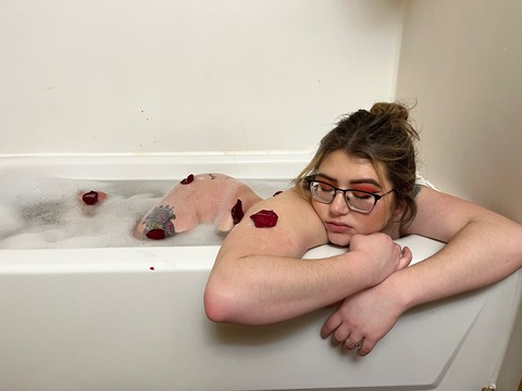 Фото заголовка OnlyFans mother_mary666