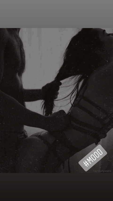 OnlyFans header picture mrsdevil98