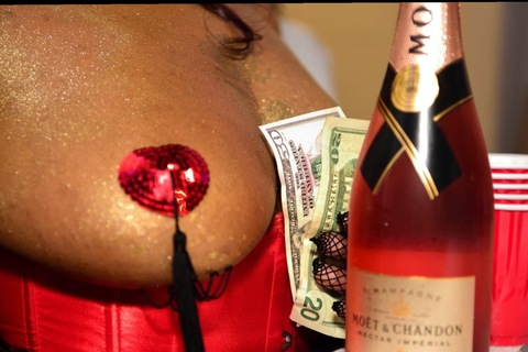 Gambar header OnlyFans mskevie