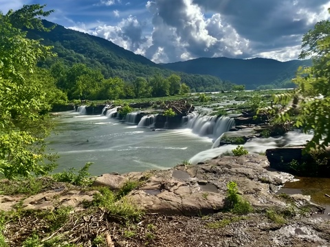 Imagem do cabeçalho do OnlyFans de naturestwisted